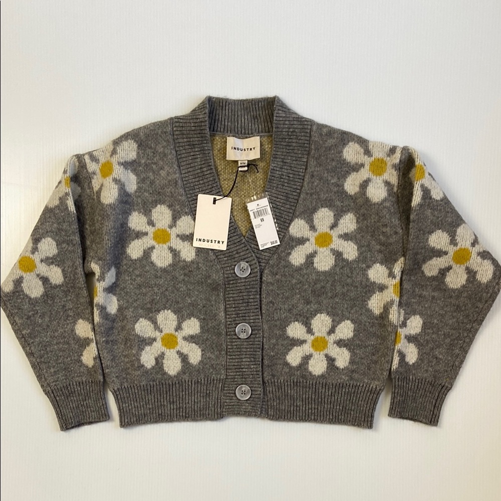 Industry daisy sweater size M